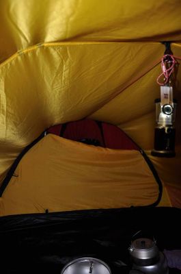 Ilman saa todella hyvin vaihtumaan kun avaa molemmista pÃ¤istÃ¤ sisÃ¤telttaa sopivasti
