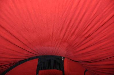 Eteisen katto on mÃ¤rkÃ¤, Ã¶ljypoltin trangia lÃ¤mmitÃ¤Ã¤ nÃ¤in lauhalla sÃ¤Ã¤llÃ¤ sen verran tehokkaasti ettei ulkotelttakaan pahemmin mene edes jÃ¤Ã¤hÃ¤n.
