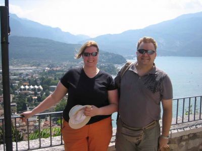 TÃ¤ssÃ¤ on juuri kiivetty vuorenrinteellÃ¤ sijaitsevalle linnoitukselle, matkaan meni noin tunti patikoiden, korkeutta jotain 600m merenpinnan ylÃ¤puolella.
